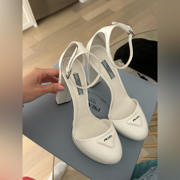 Prada pumps - Picture 1 of 5